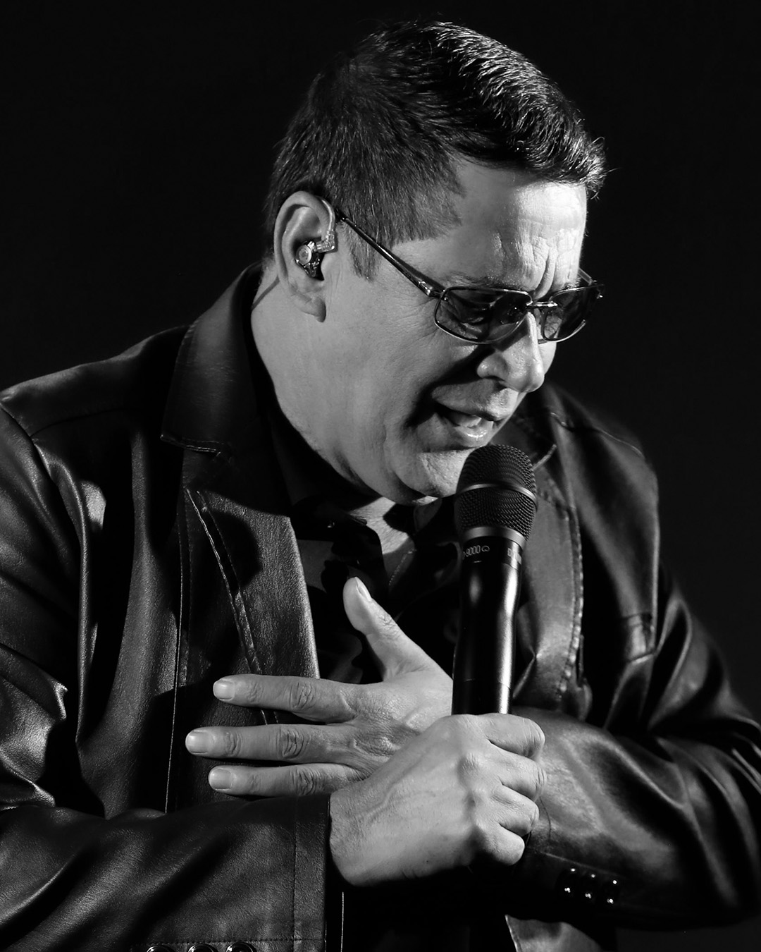 Willian Lima, do Trio Remelexo Bom Demais, cantando